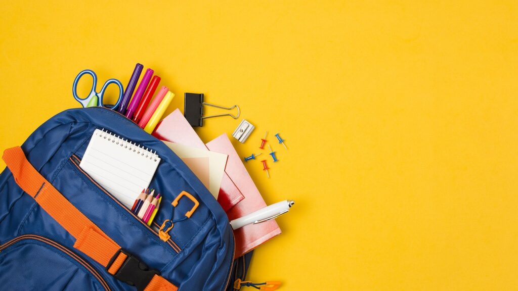 リュックと学習用品