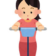 体重計に乗る女性