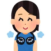 ネックファンを付けているママのイラスト