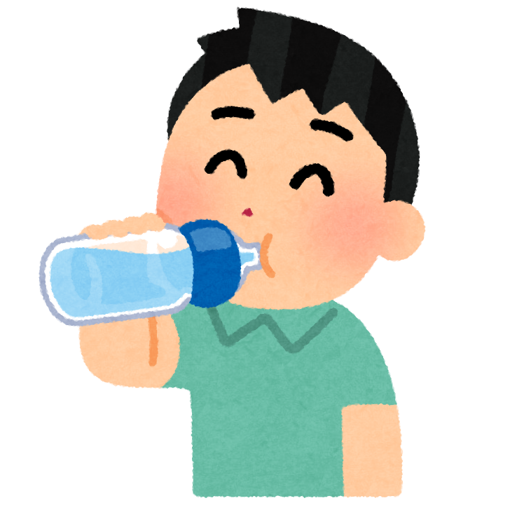 ペットボトルの飲み物を飲む男の子