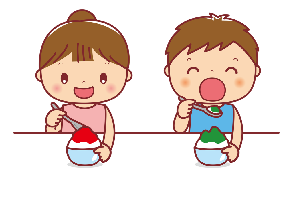 かき氷食べる男の子と女の子