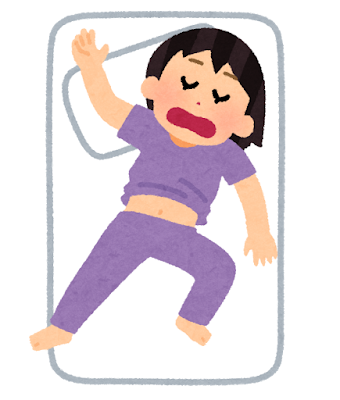 お腹を出して寝ている女性のイラスト。