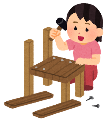 木材を工作する女性
